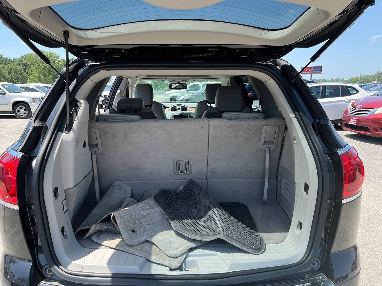 Used 2011 Buick Enclave CXL FWD image 27