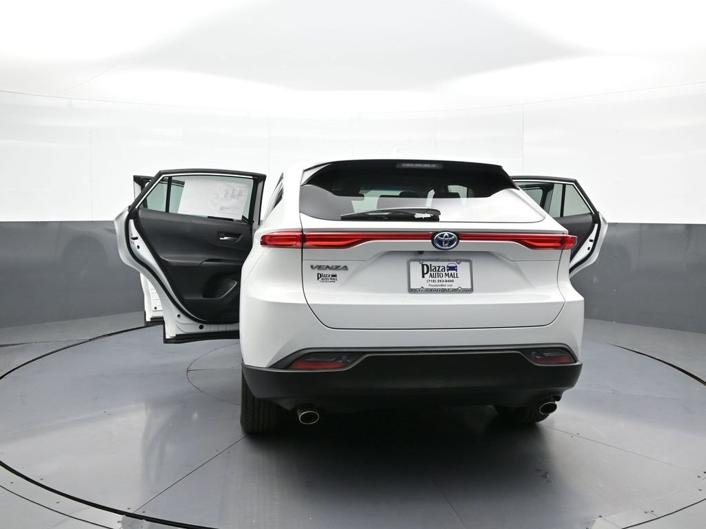 Certified 2024 Toyota Venza LE image 46
