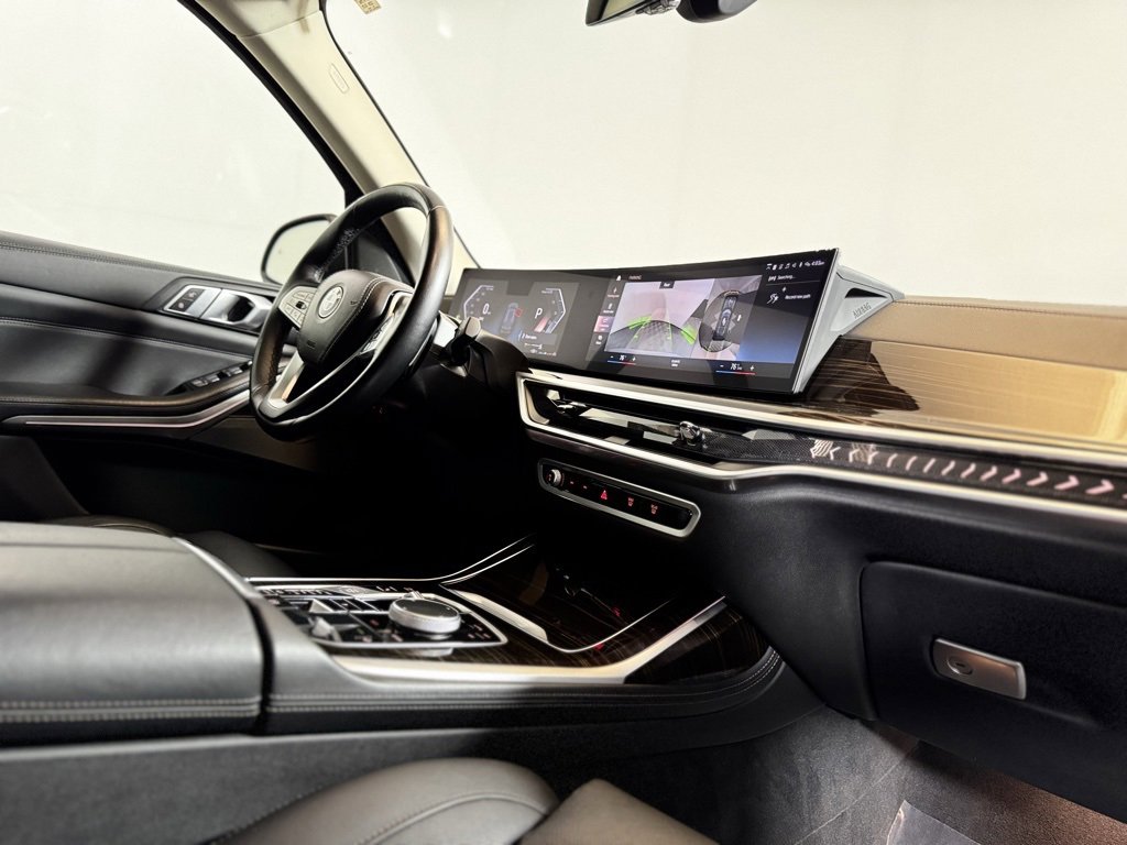 Used 2023 BMW X7 xDrive40i image 11