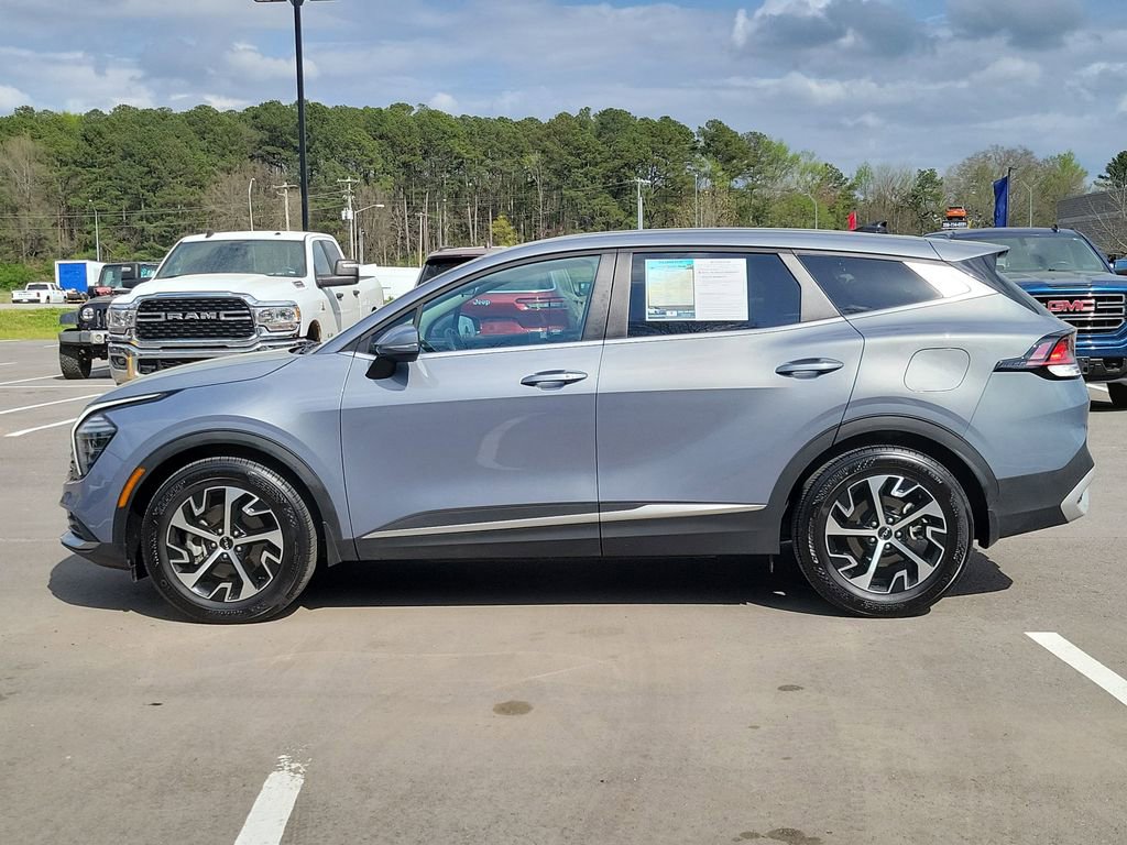 Used 2025 Kia Sportage EX FWD image 6