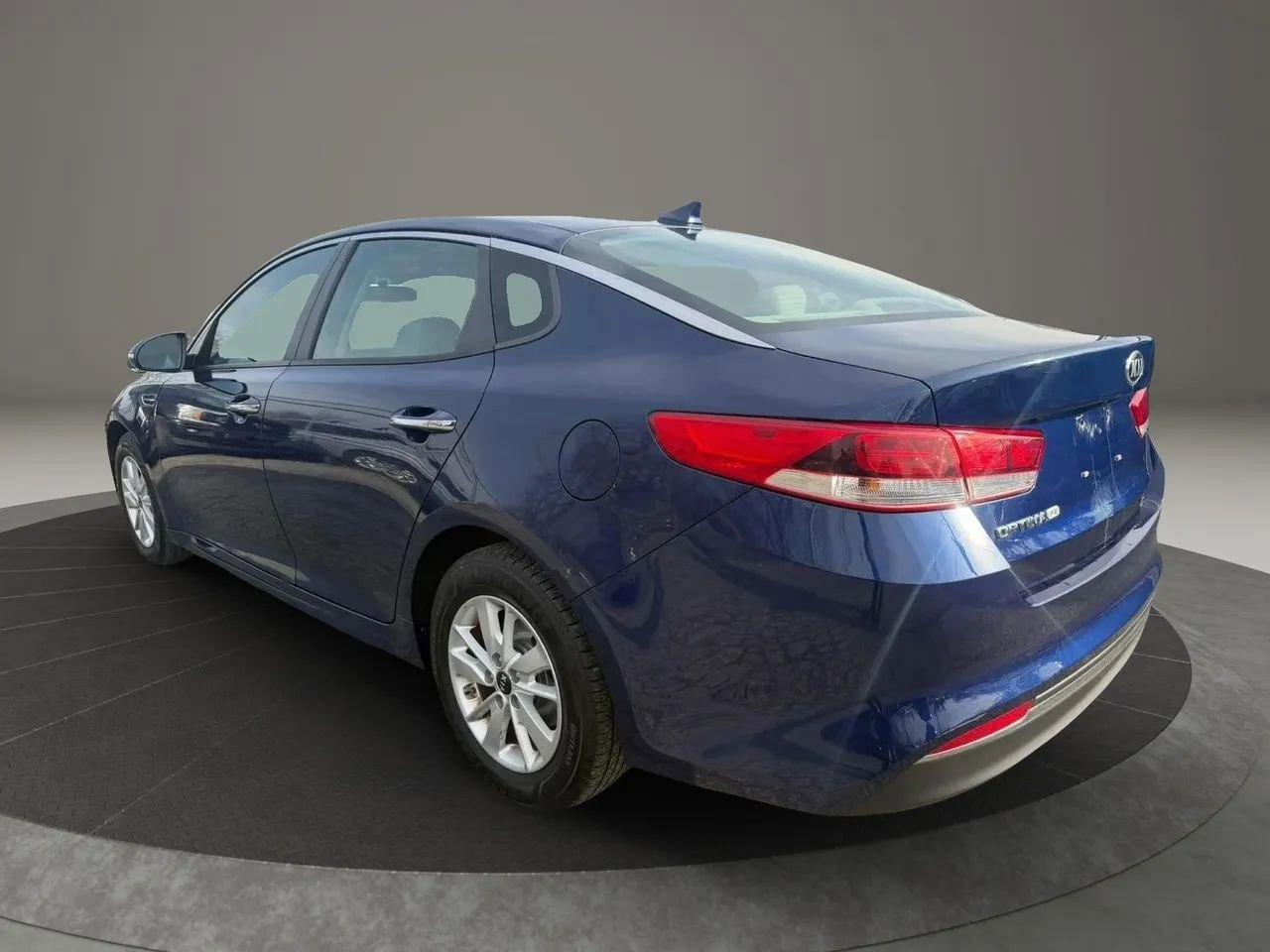 Used 2017 Kia Optima LX image 7