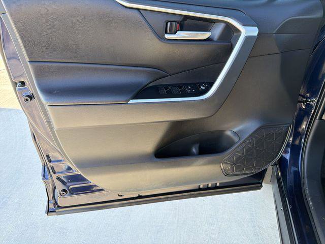 Certified 2025 Toyota RAV4 XLE FWD image 9