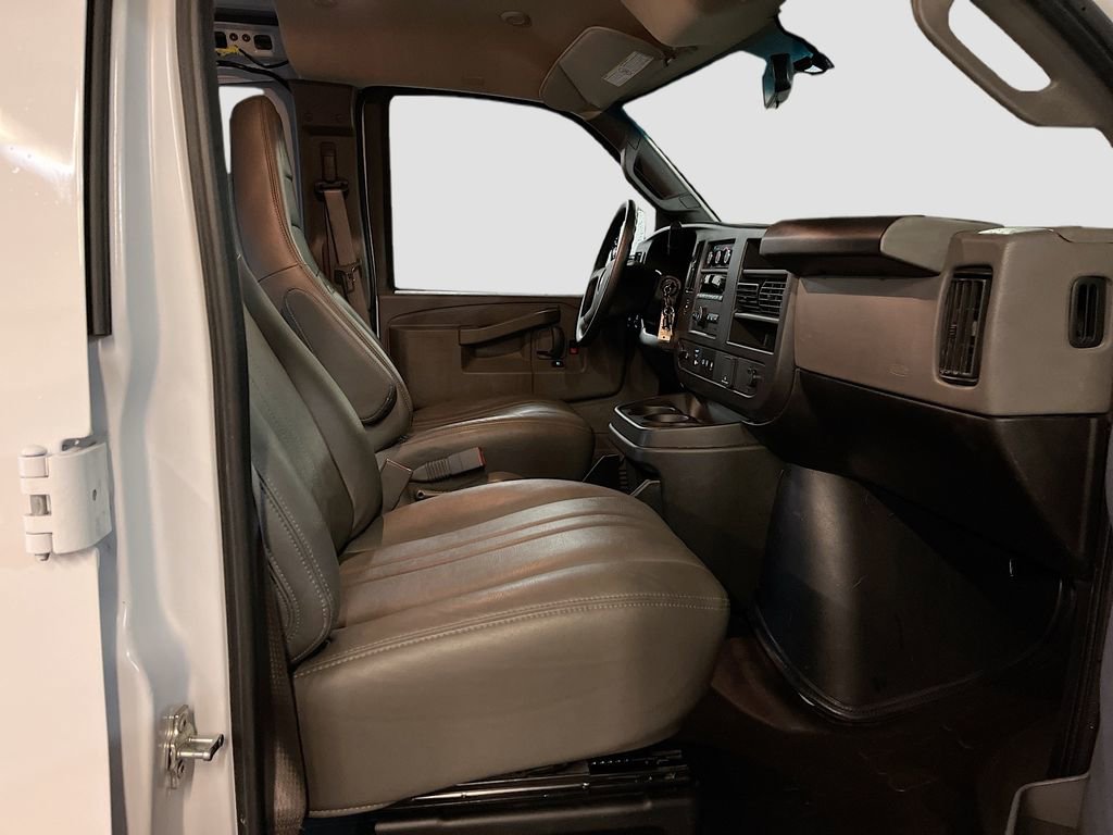 Used 2024 Chevrolet Express 2500 w/ Driver Convenience Package image 25