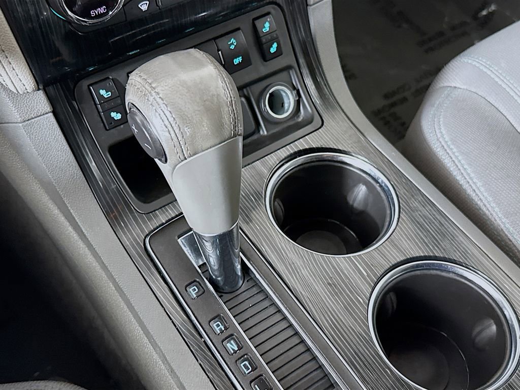 Used 2017 Chevrolet Traverse LT image 16