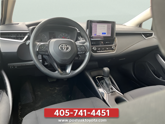 Used 2025 Toyota Corolla LE FWD image 2