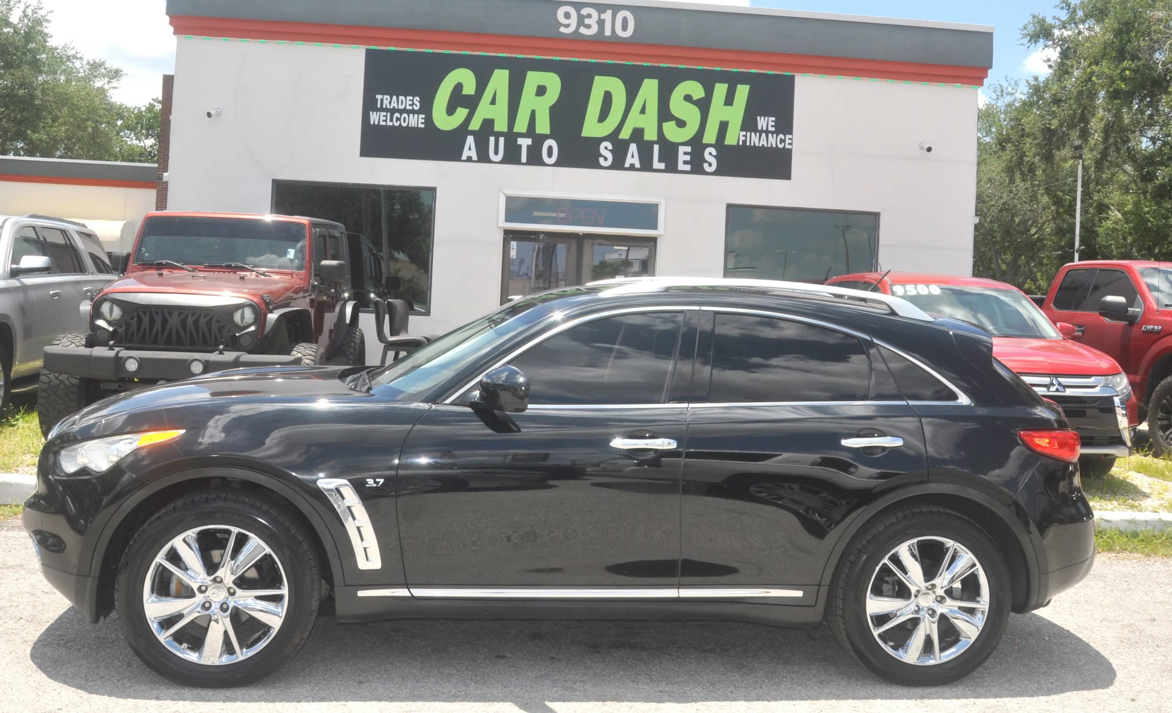 Used 2014 INFINITI QX70 AWD w/ Premium Package image 13
