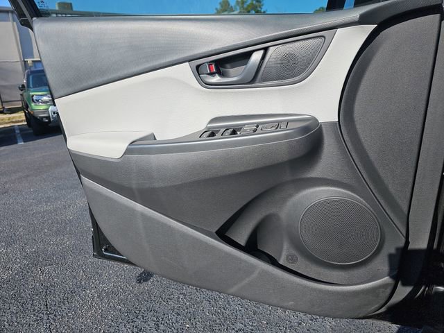 Used 2023 Hyundai Kona SEL image 30