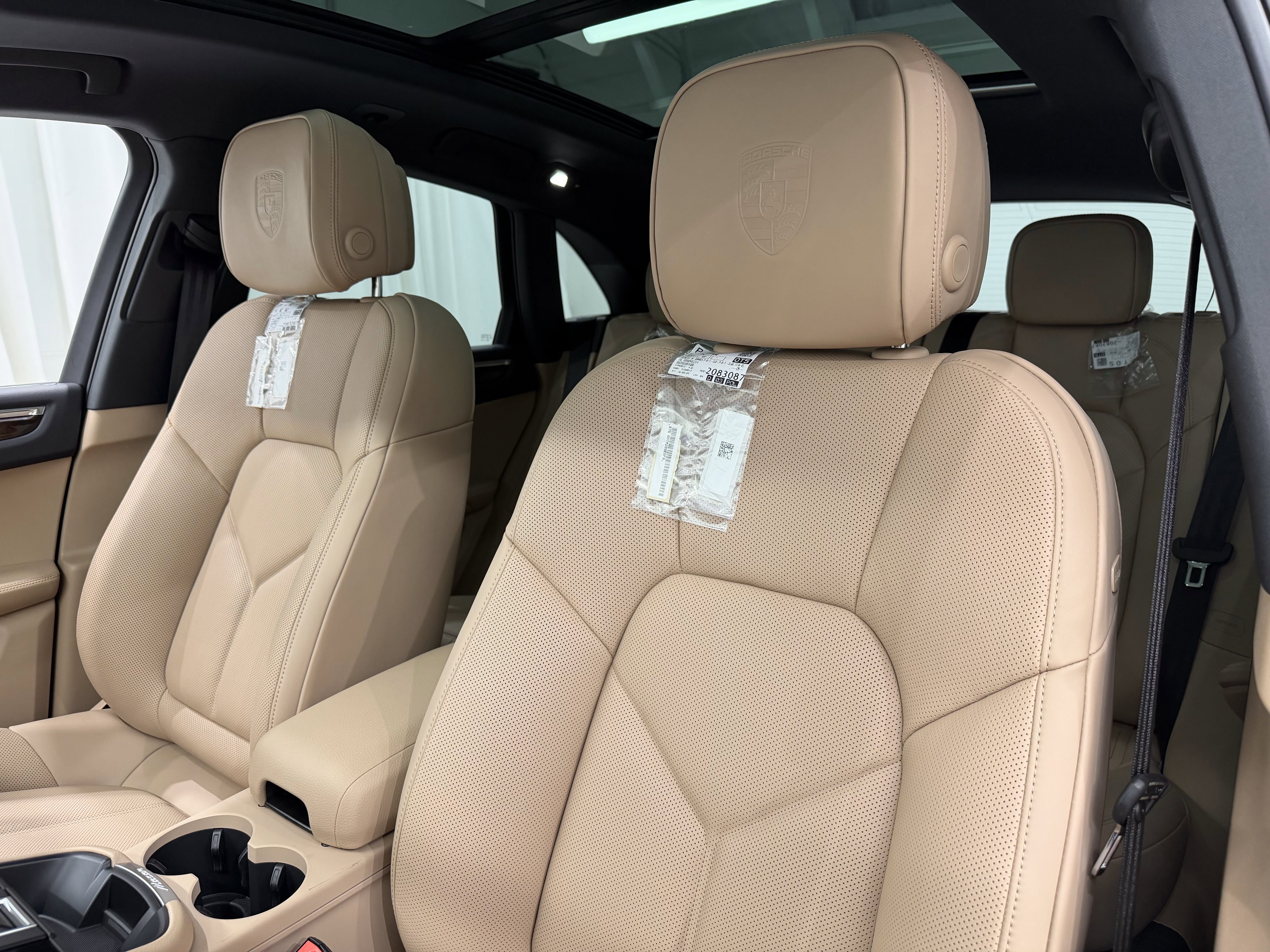 New 2026 Porsche Macan image 5