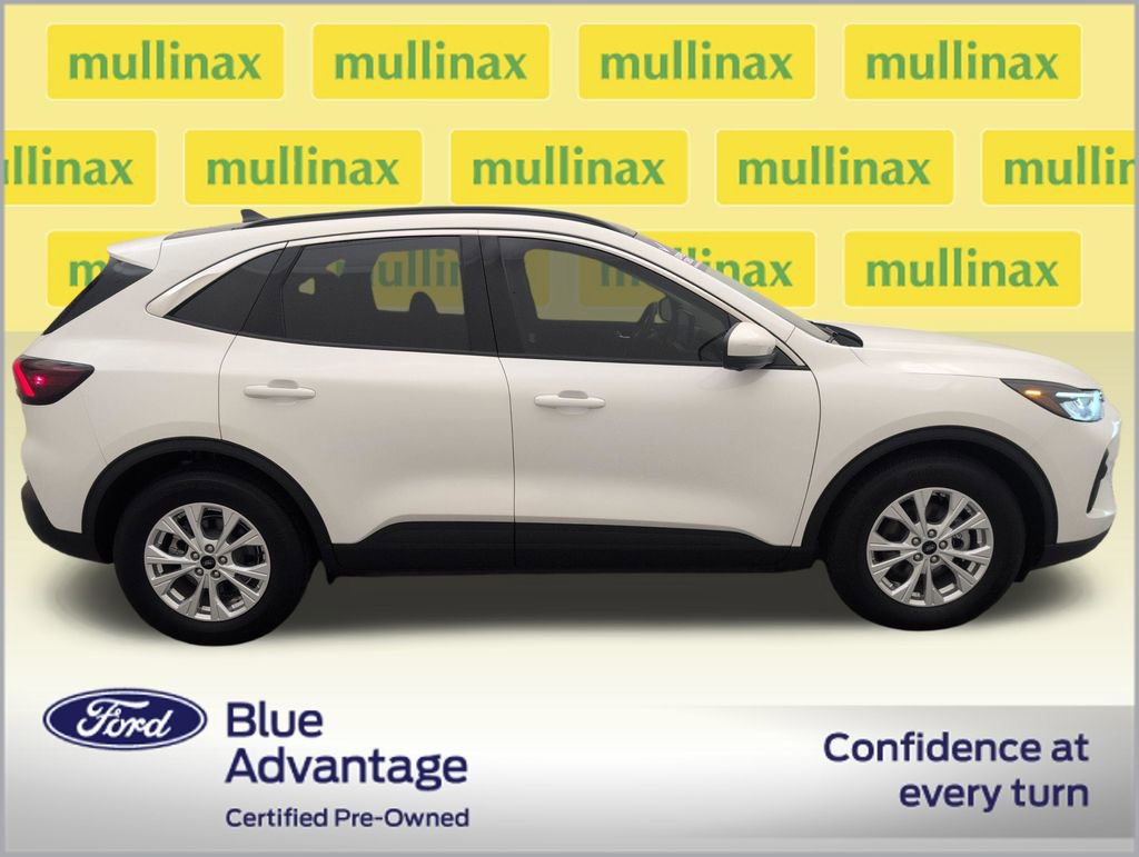 Used 2023 Ford Escape Active w/ Tech Pack #2 FWD image 2