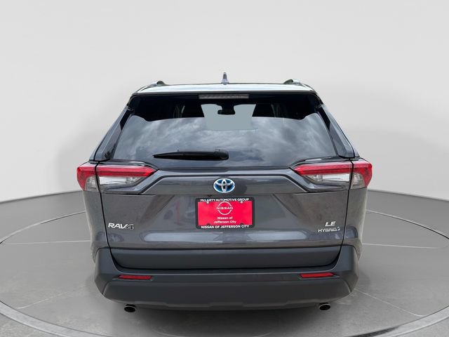 Used 2022 Toyota RAV4 LE AWD/4WD image 5