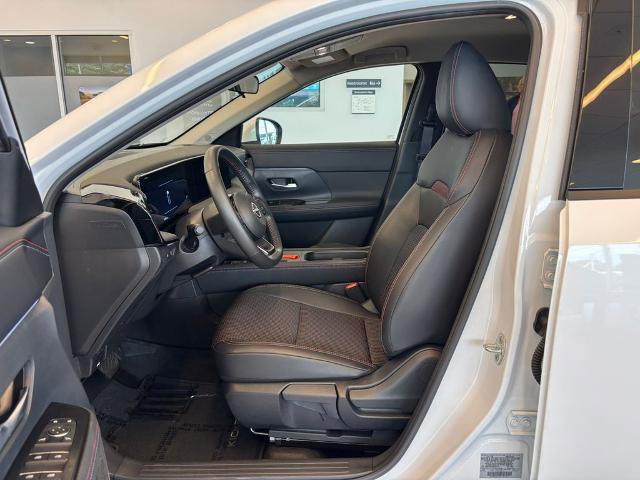 Certified 2025 Nissan Kicks SR FWD image 15