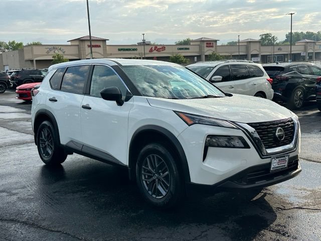 Used 2021 Nissan Rogue S FWD image 3