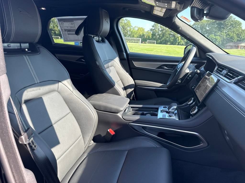 New 2026 Jaguar F-PACE R-Dynamic S image 30