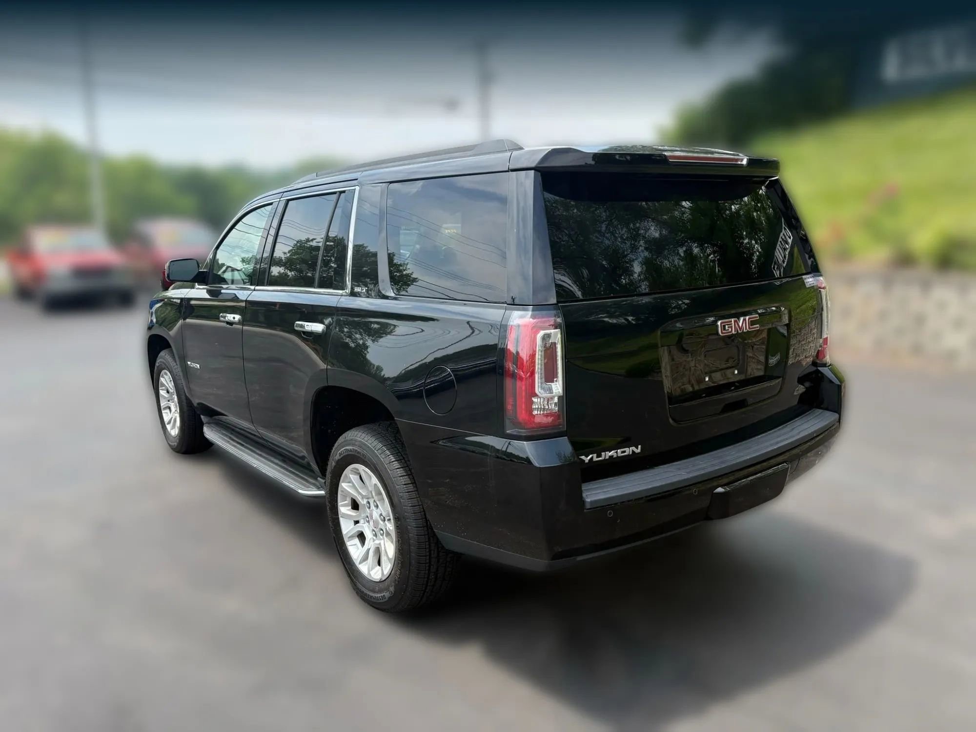 Used 2016 GMC Yukon SLT image 3