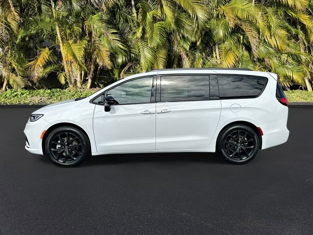New 2026 Chrysler Pacifica Select FWD image 2