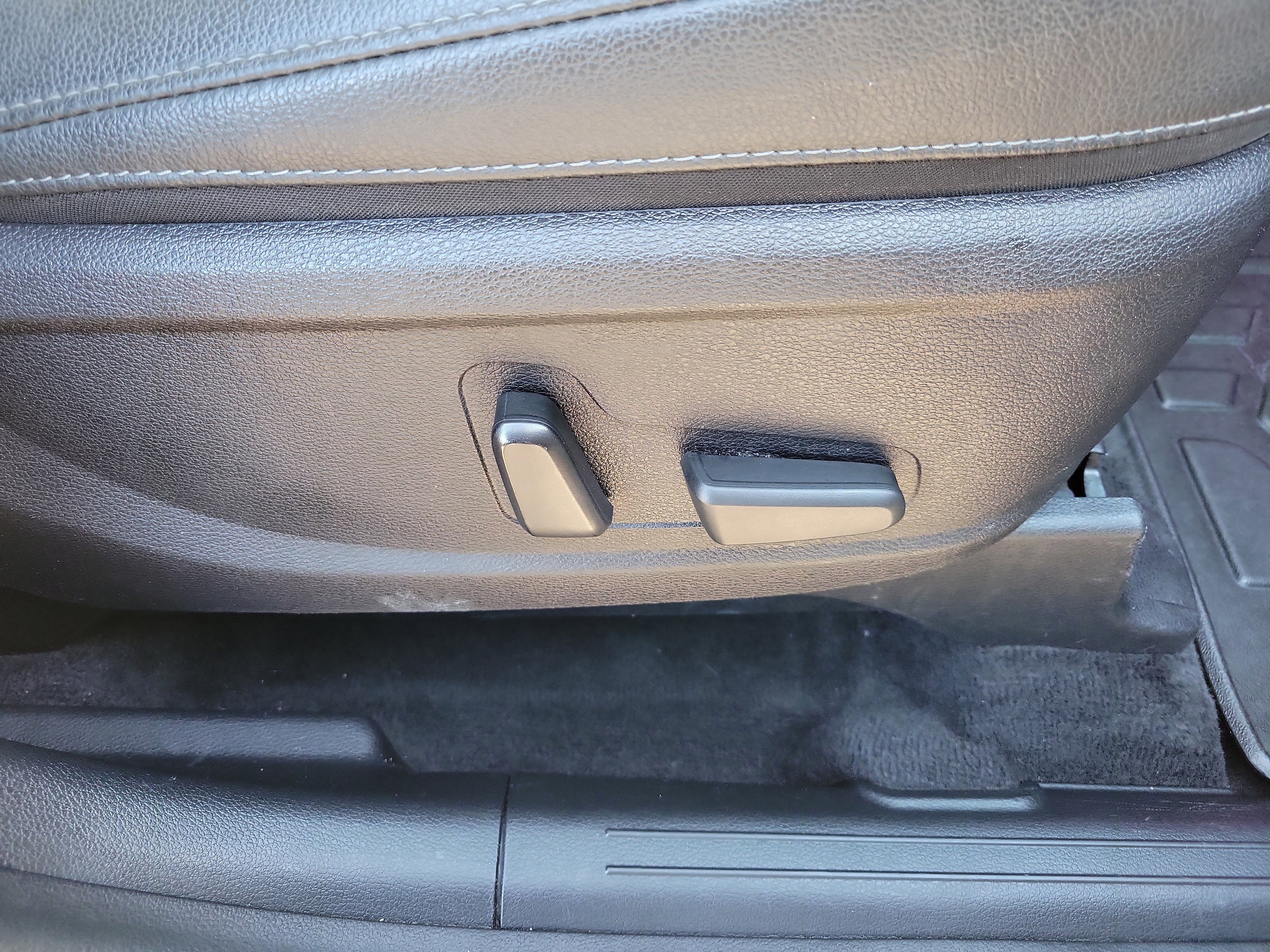 Used 2021 Kia Telluride EX w/ EX Premium Package image 9