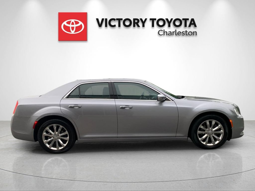 Used 2017 Chrysler 300 C AWD/4WD image 6