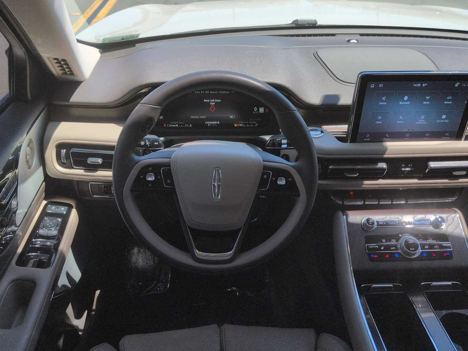 Used 2024 Lincoln Aviator Reserve w/ Equipment Group 201A AWD/4WD image 13