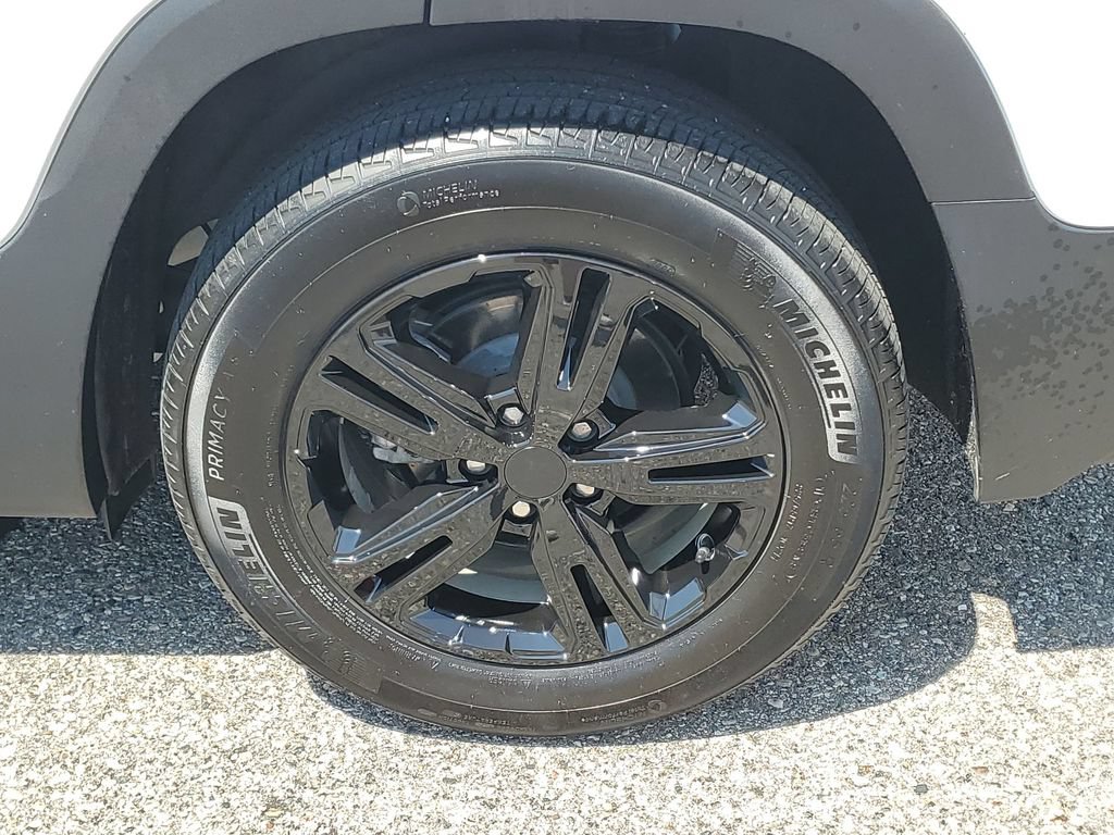 Used 2023 GMC Terrain SLE FWD image 31