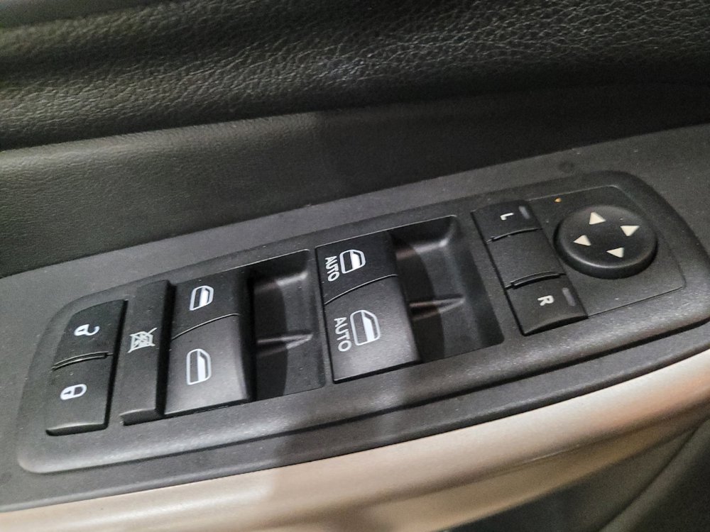 Used 2018 Jeep Cherokee Limited AWD/4WD image 27