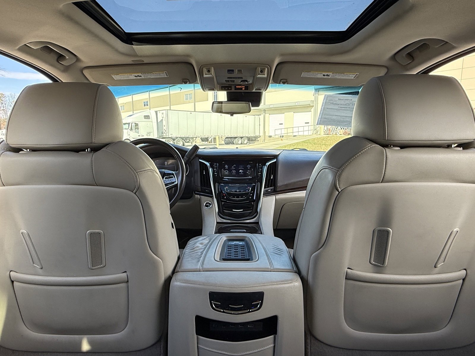 Used 2017 Cadillac Escalade Premium Luxury image 34