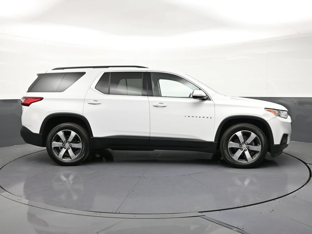 Certified 2020 Chevrolet Traverse LT w/ LT Premium Package AWD/4WD image 6