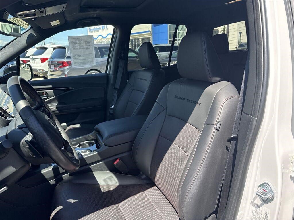 Certified 2025 Honda Ridgeline Black Edition image 10