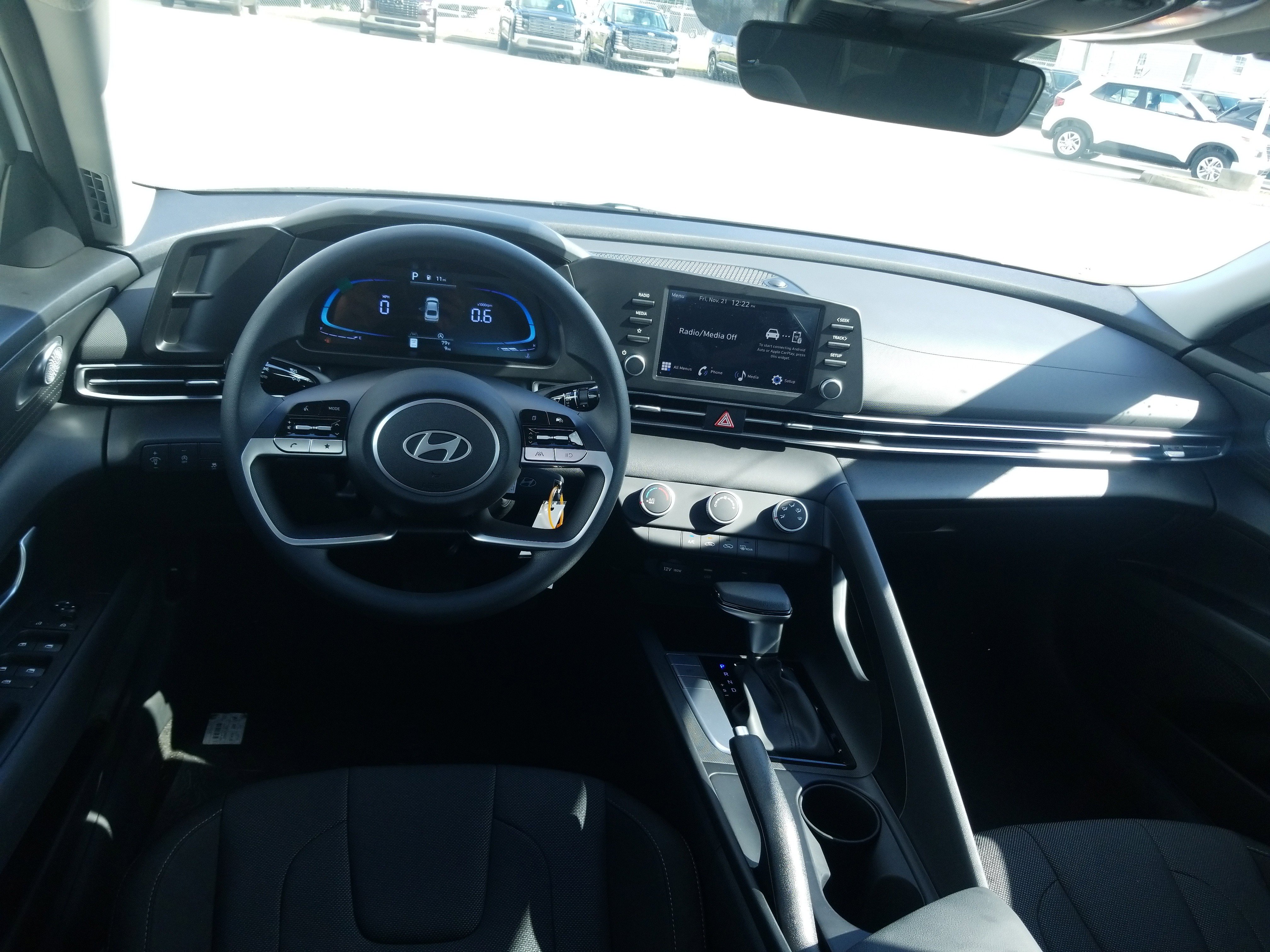 New 2026 Hyundai Elantra SE image 18