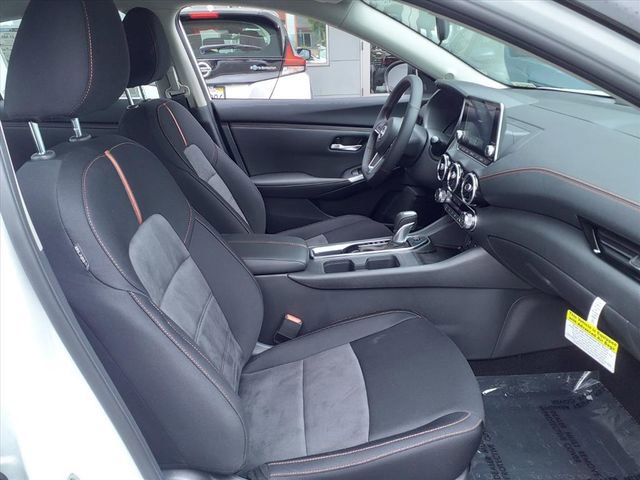 New 2025 Nissan Sentra SR w/ SR Premium Package FWD image 6