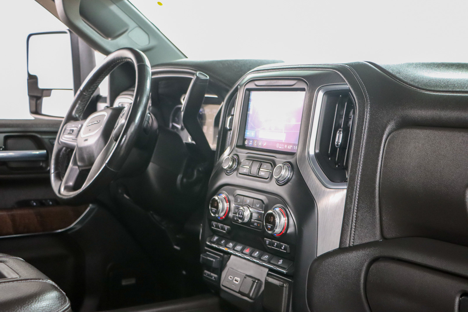 Used 2021 GMC Sierra 2500 Denali w/ Technology Package AWD/4WD image 29