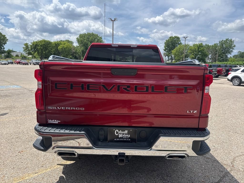 Used 2020 Chevrolet Silverado 1500 LTZ AWD/4WD image 3