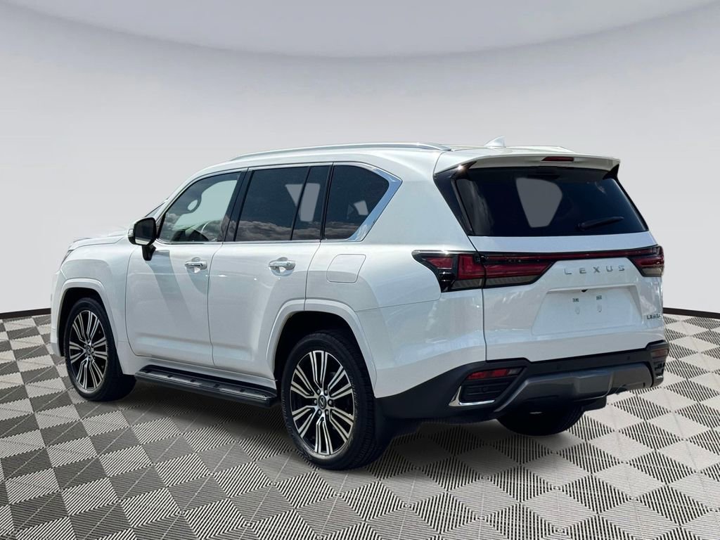 Used 2024 Lexus LX 600 4WD w/ Luxury Package image 4