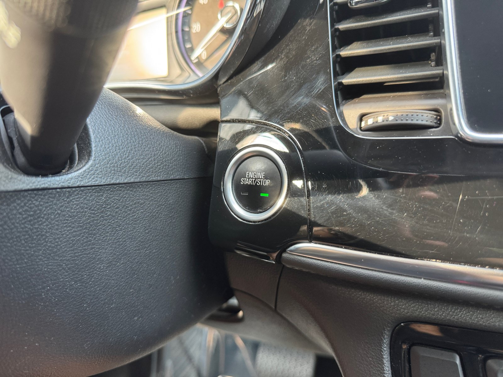 Used 2018 Buick Encore Essence AWD/4WD image 21