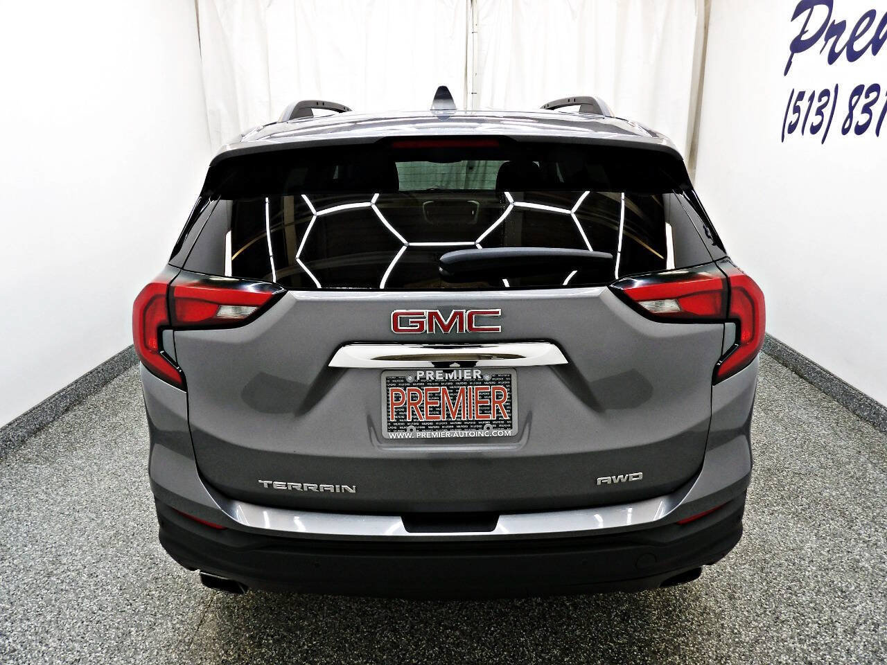 Used 2018 GMC Terrain SLE w/ Driver Convenience Package AWD/4WD image 5