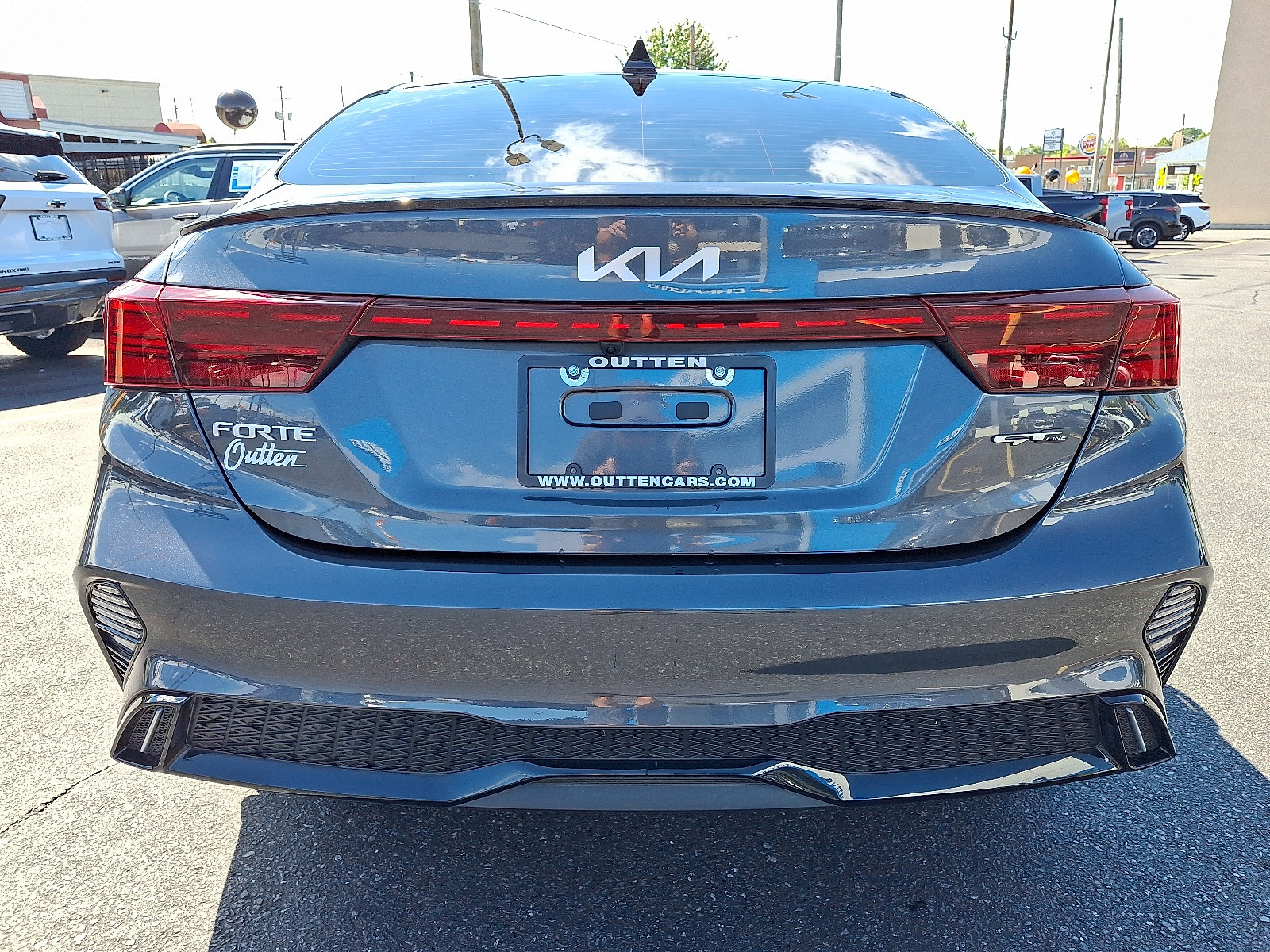 Used 2023 Kia Forte GT-Line w/ GT-Line Technology Package FWD image 4