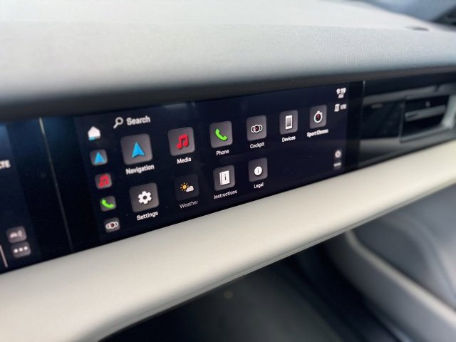 Used 2022 Porsche Taycan 4S image 15