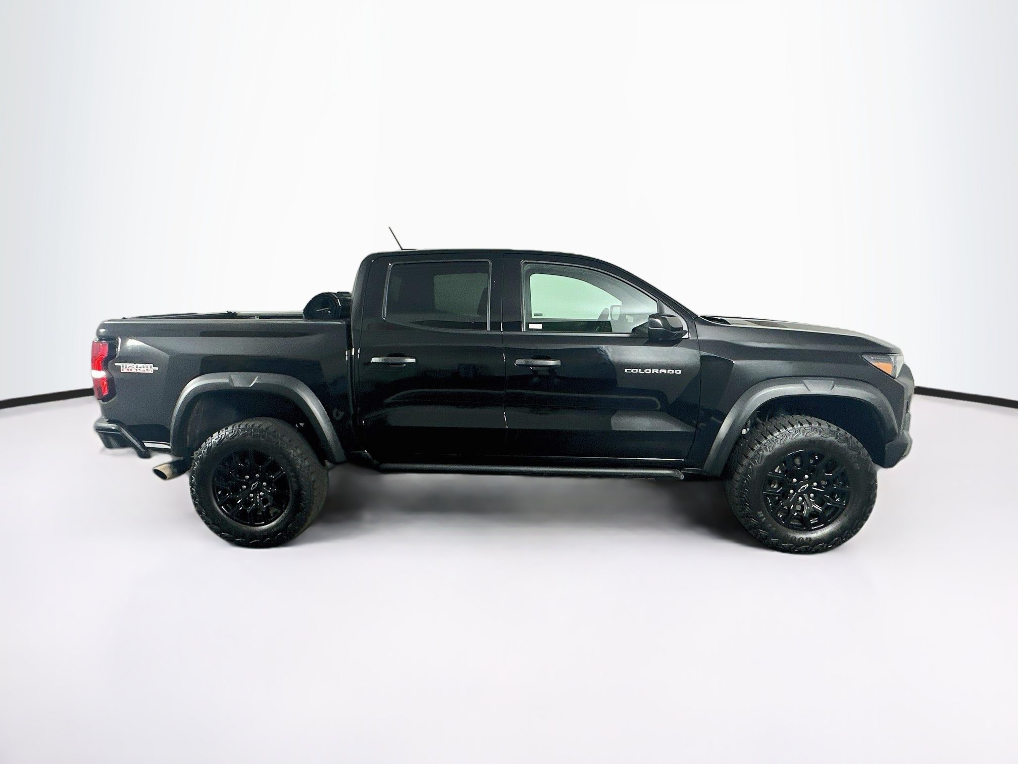 Used 2024 Chevrolet Colorado Trail Boss w/ Technology Package AWD/4WD image 10