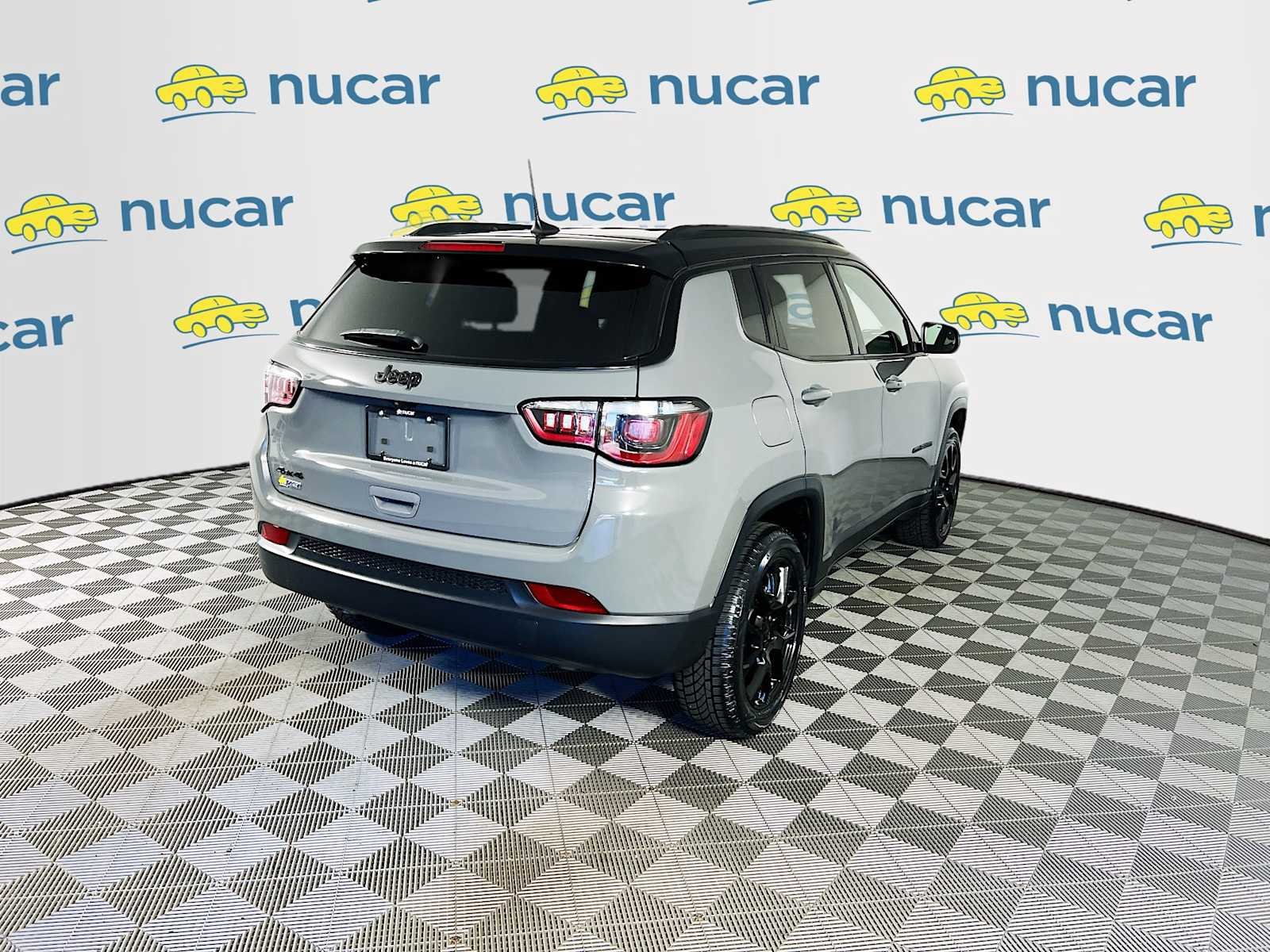 Used 2023 Jeep Compass Latitude AWD/4WD image 7