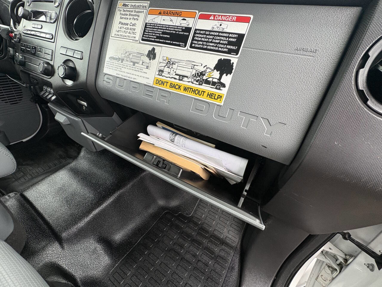 Used 2016 Ford F550 4x4 Regular Cab Super Duty image 17