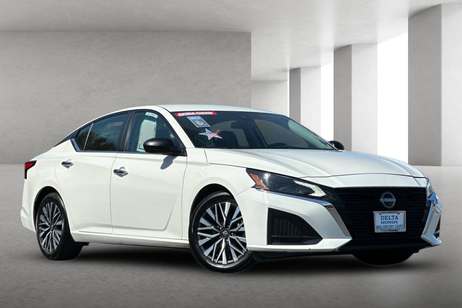 Used 2025 Nissan Altima 2.5 SV FWD image 1