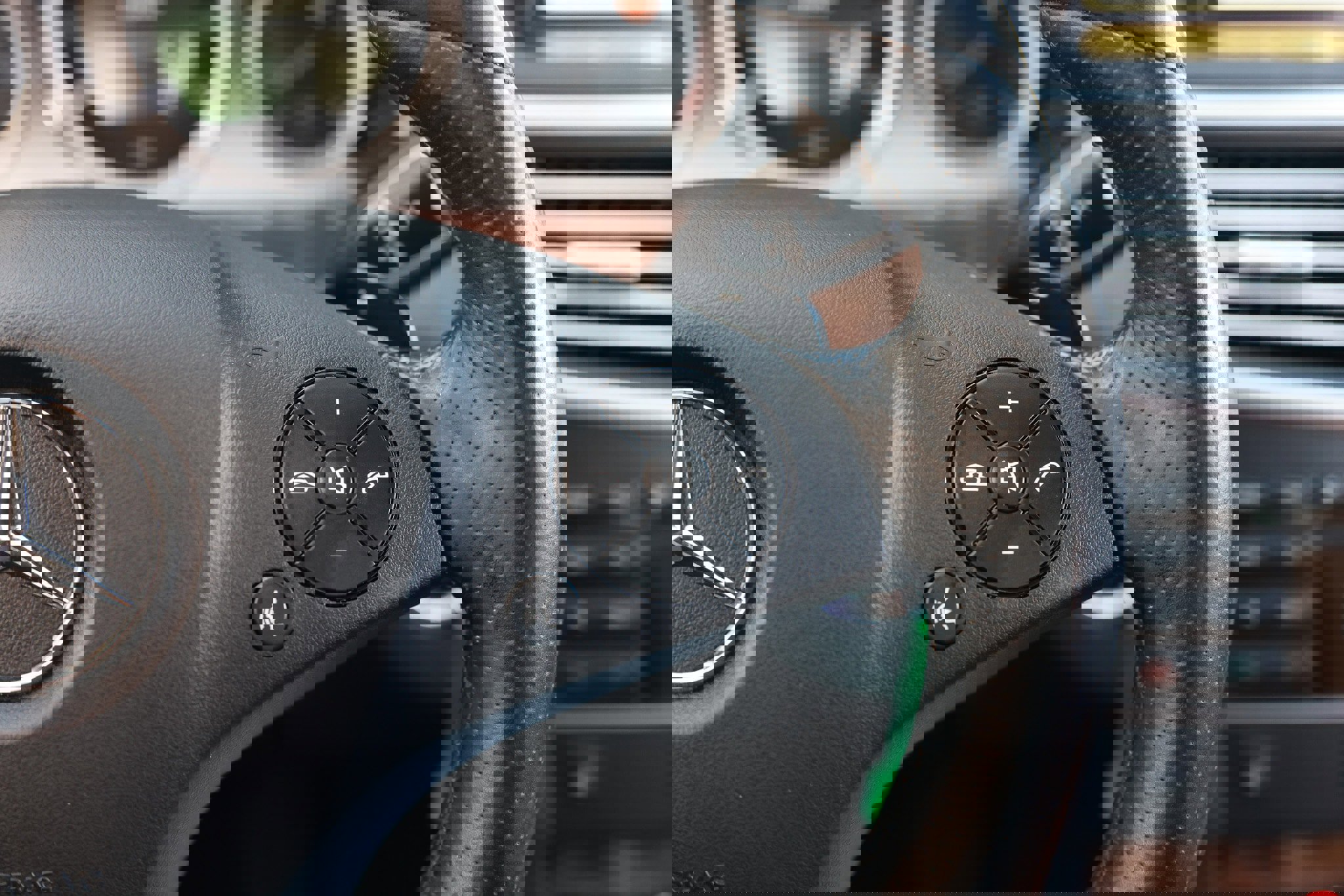 Used 2011 Mercedes-Benz E 350 Sedan image 34