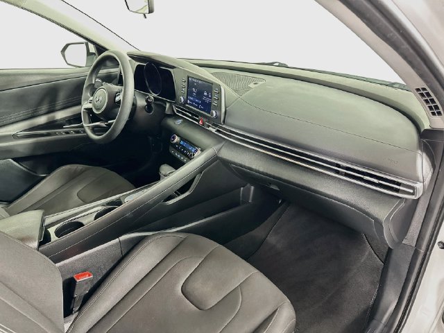 Used 2022 Hyundai Elantra Blue FWD image 29