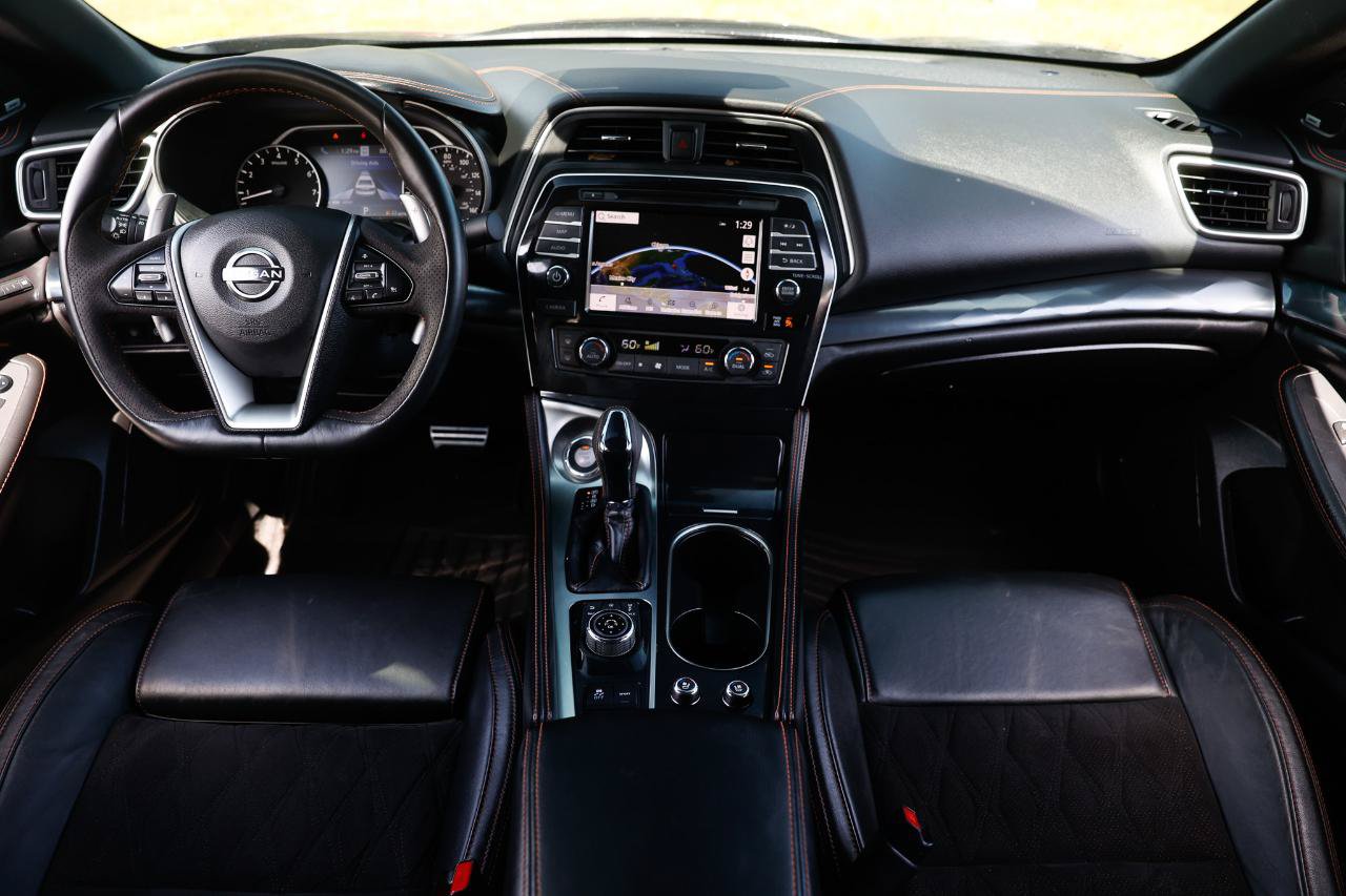 Used 2023 Nissan Maxima SR w/ Sport Mat Group FWD image 2