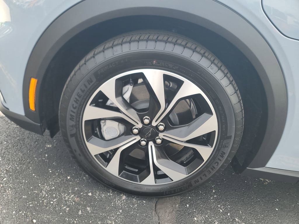 Used 2025 Ford Mustang Mach-E Select w/ Comfort Package Lite AWD/4WD image 8