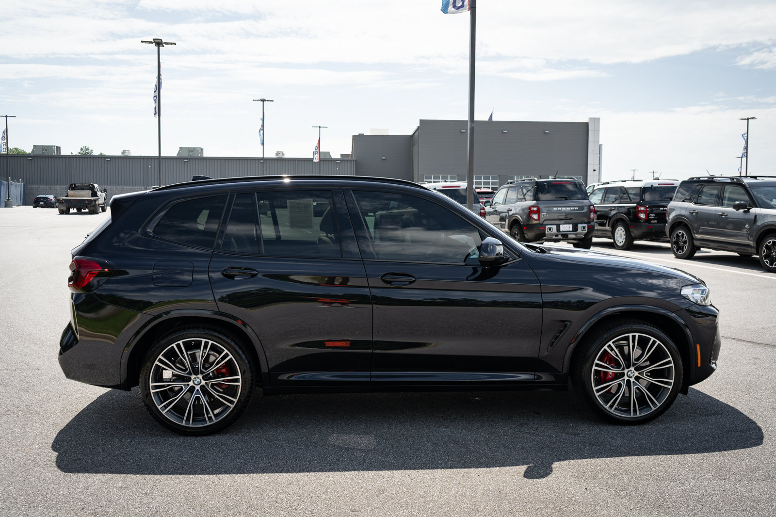 Used 2022 BMW X3 xDrive30i w/ M Sport Package 2 AWD/4WD image 11