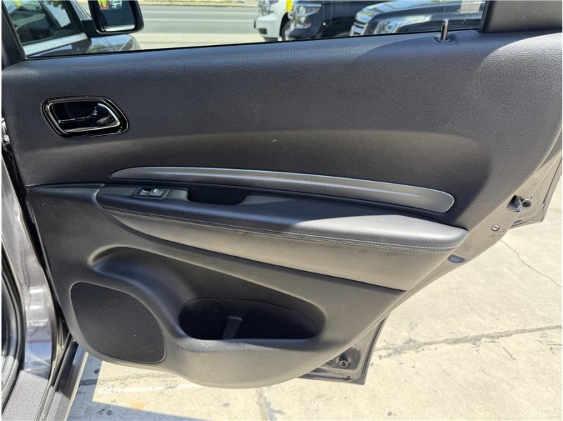Used 2020 Dodge Durango R/T w/ Blacktop Package RWD image 28