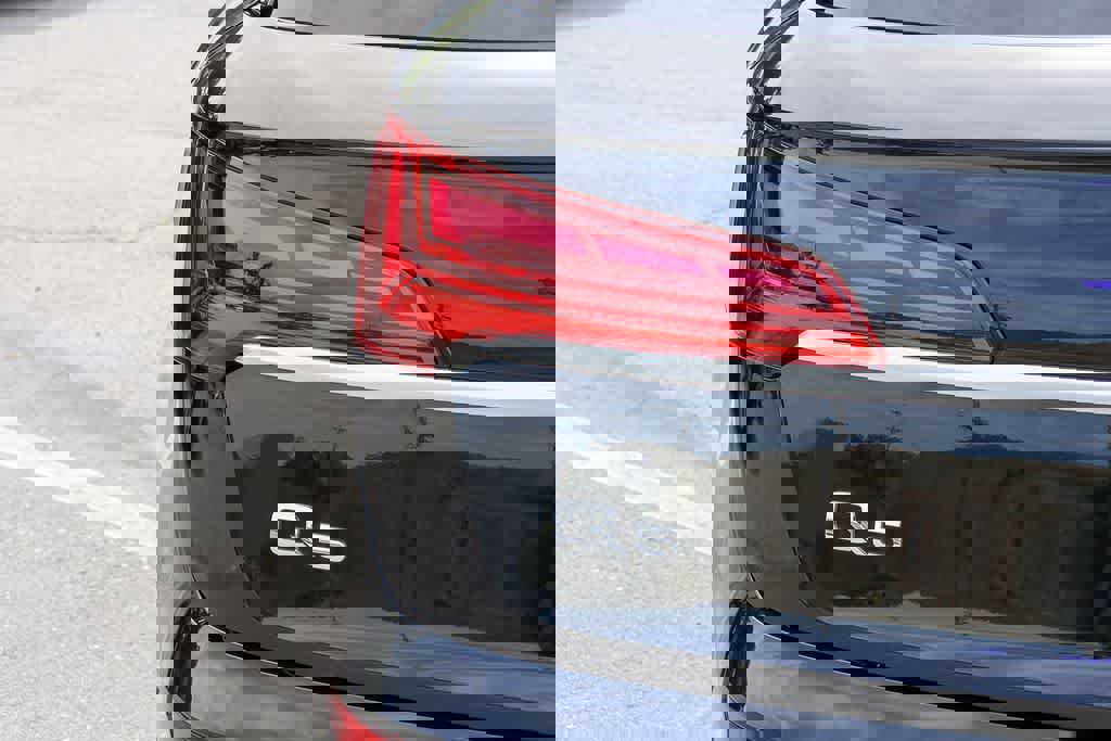 Used 2025 Audi Q5 e Premium Plus w/ Premium Plus Package image 11