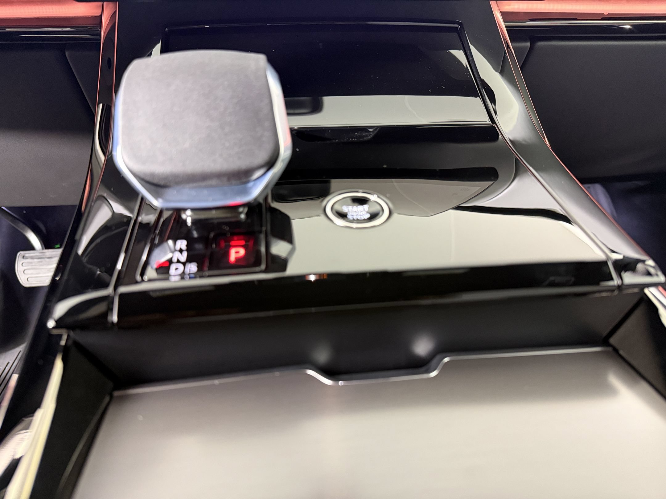 New 2026 Land Rover Range Rover Sport SE AWD/4WD image 17
