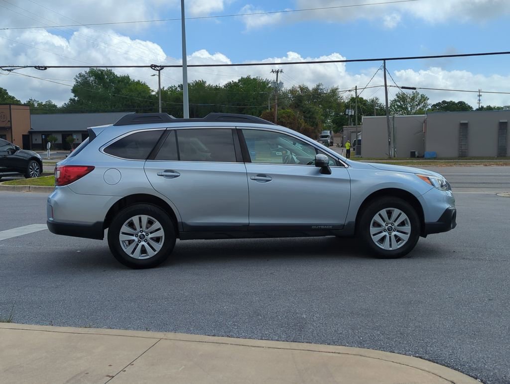Used 2017 Subaru Outback 2.5i Premium image 8