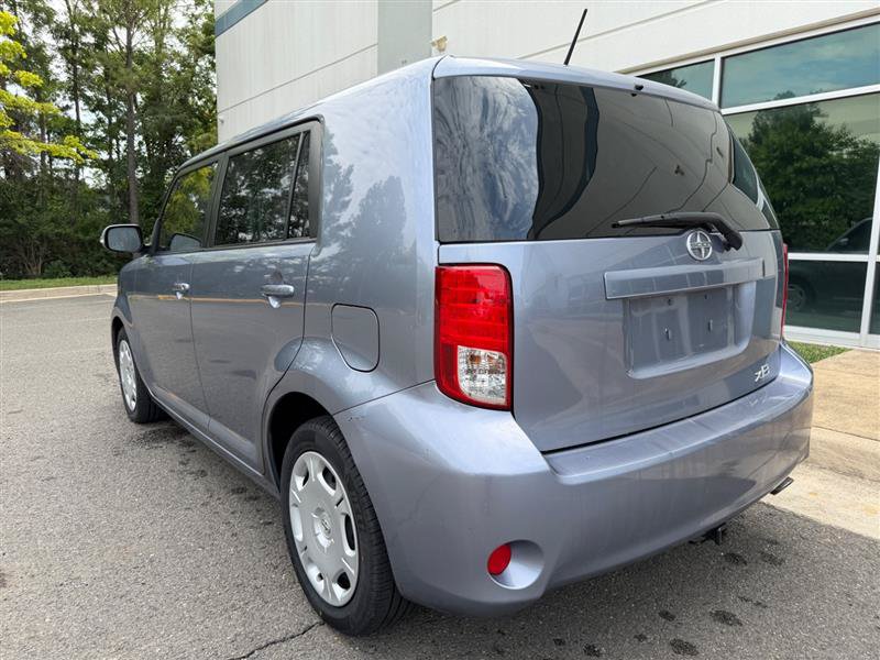 Used 2011 Scion xB FWD image 10
